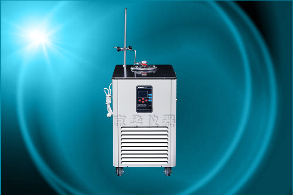 如何解決高低溫恒溫槽可能出現(xiàn)的結(jié)冰現(xiàn)象 如何解決高低溫恒溫槽可能出現(xiàn)的結(jié)冰現(xiàn)象